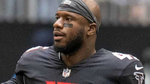 Browns Acquire LB Deion Jones From Falcons