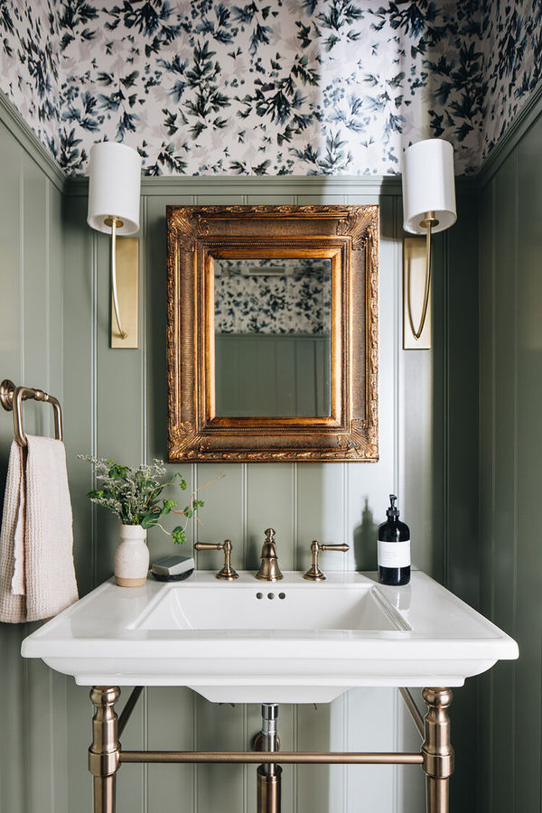 Jean Stoffer - powder room designed by Colette Peters