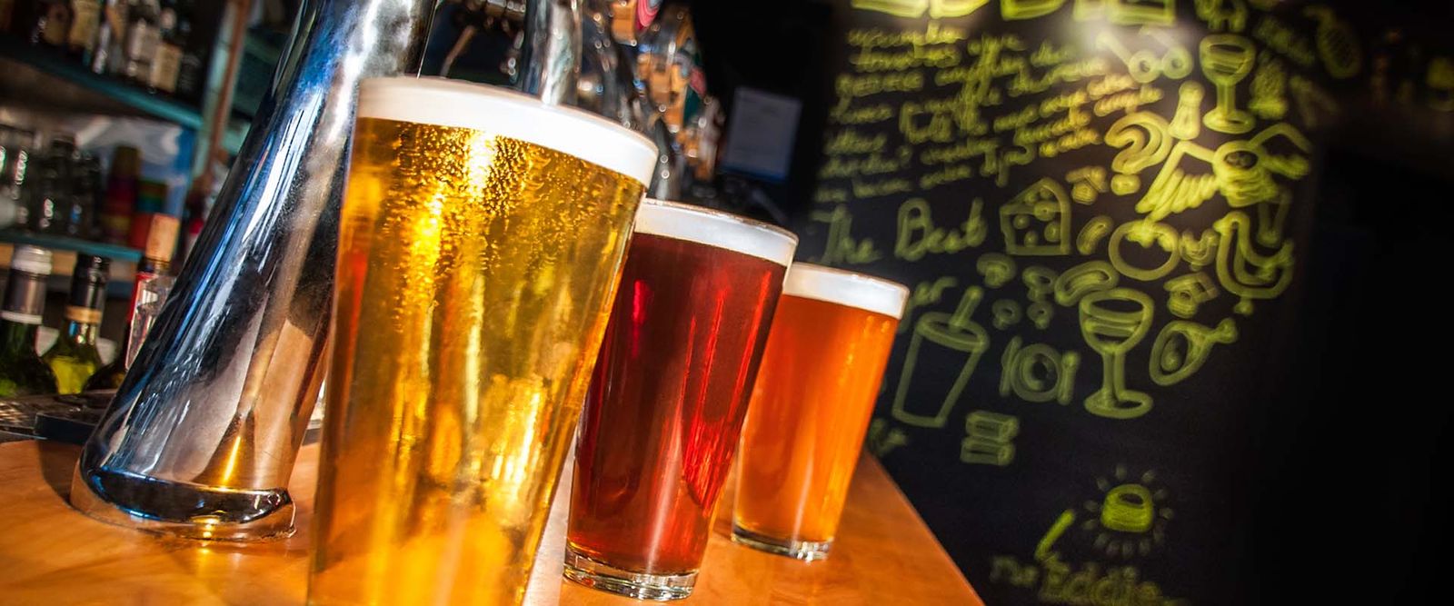 where-to-eat-in-banff-eddie-burger-banner