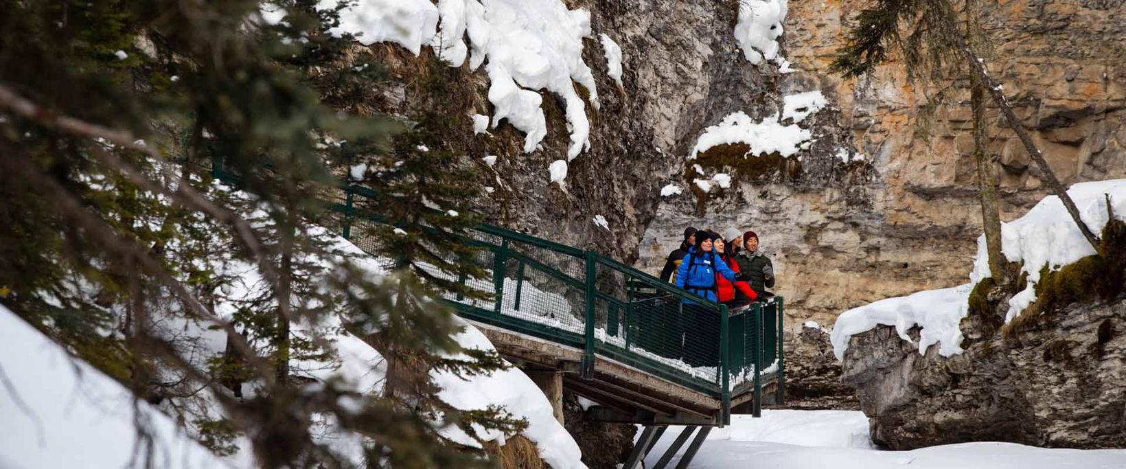 banff-winter-activities-discover-banff-tours-banff-lake-louise-tourism-banner-ice-walk