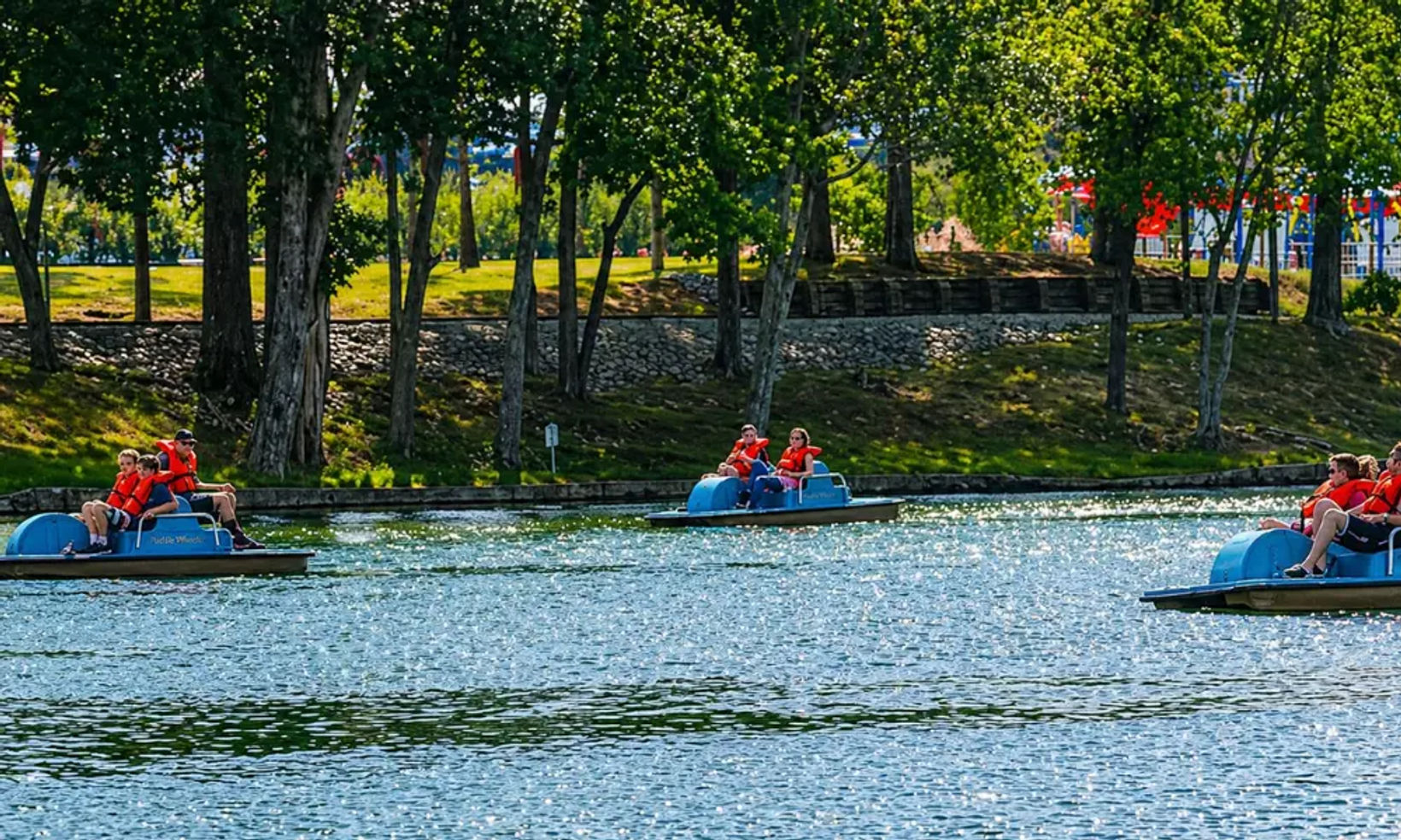 Lake Winnie 53 Ride Images Web Paddleboat1