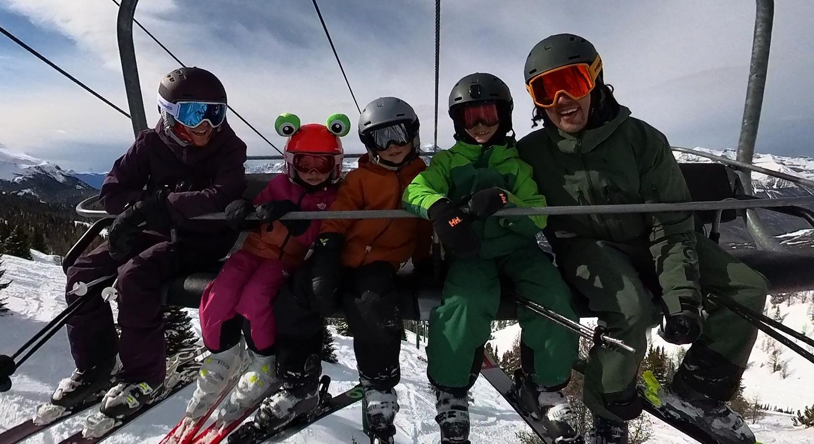 That-Mountain-Life-family-on-a-chairlift