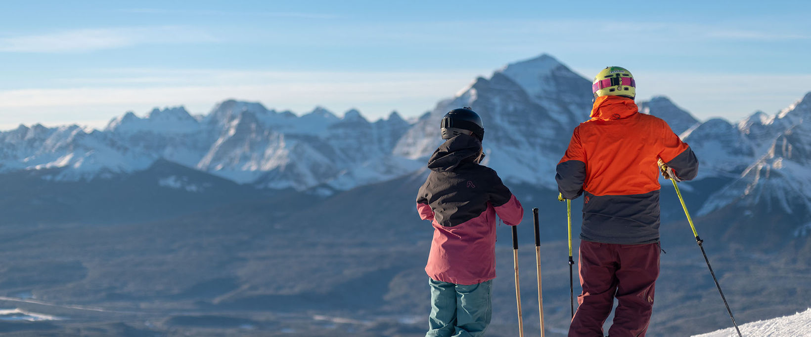 banff-ski-trip-skibig-blog-lake-louise-ski-resort-view-men-women-skier