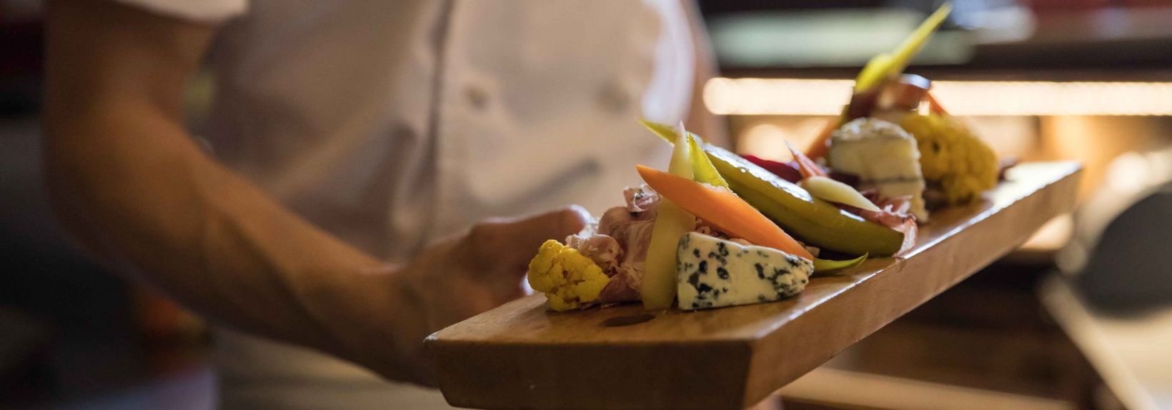 untitled-004eat_drink_grapes_bsh_2018_hendrickson_horizontal_0041