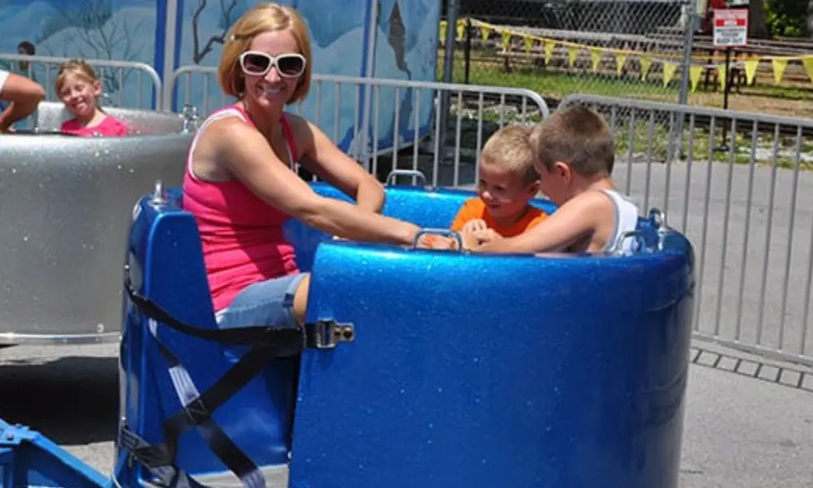 Lake Winnie 53 Ride Images Web  Silly Saucers1