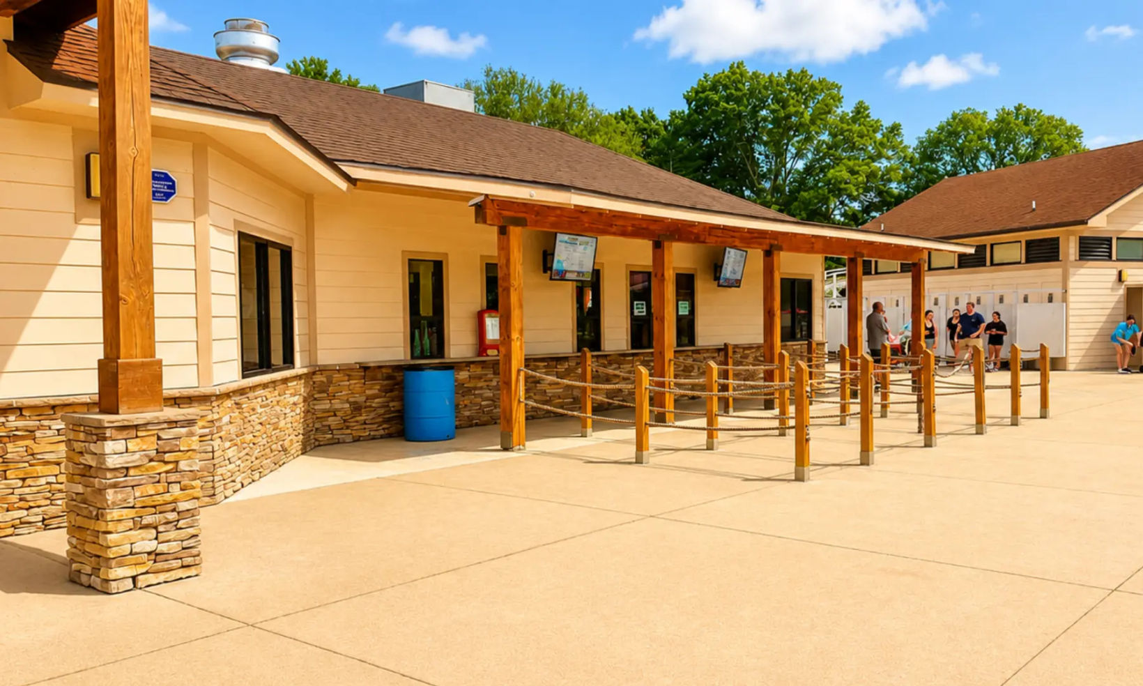 Lake Winnie 53 Web Images + Dining  Soakya Refreshments