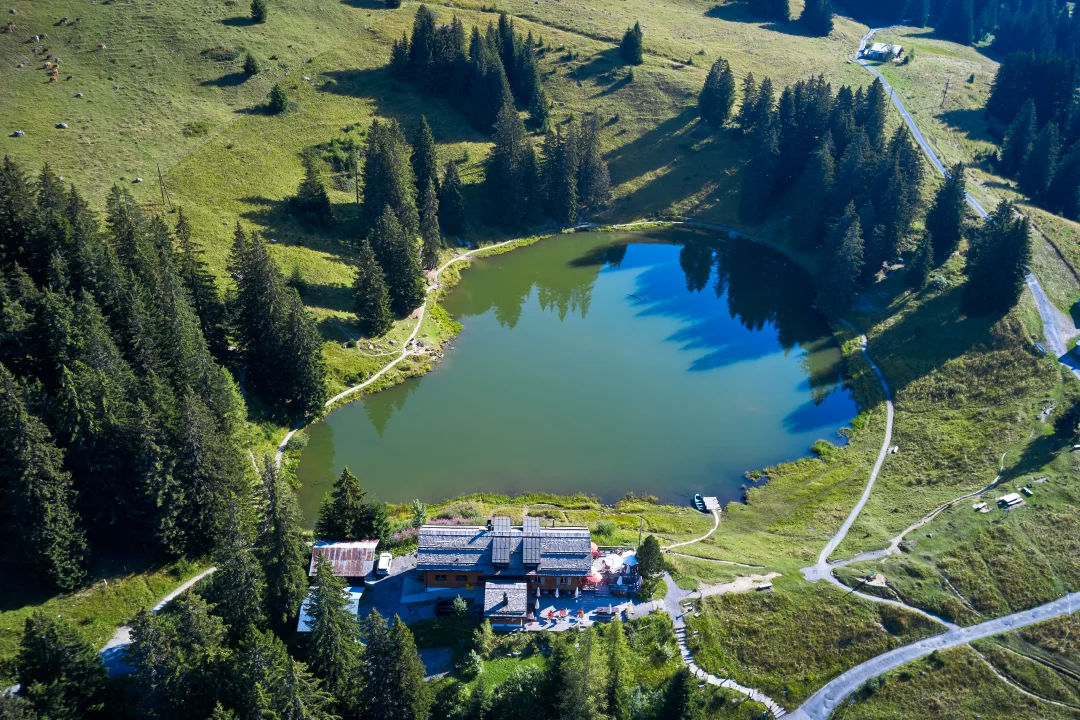 CTA Hike Lac de Retaud and restaurant view