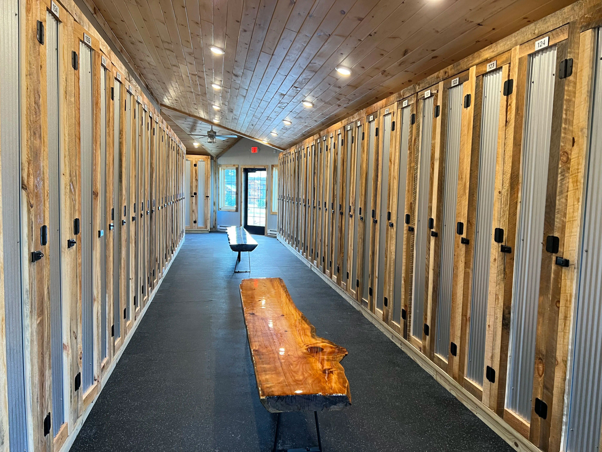 Seasonal Locker 3e41bfd3939cebcffd47e07e498e8473