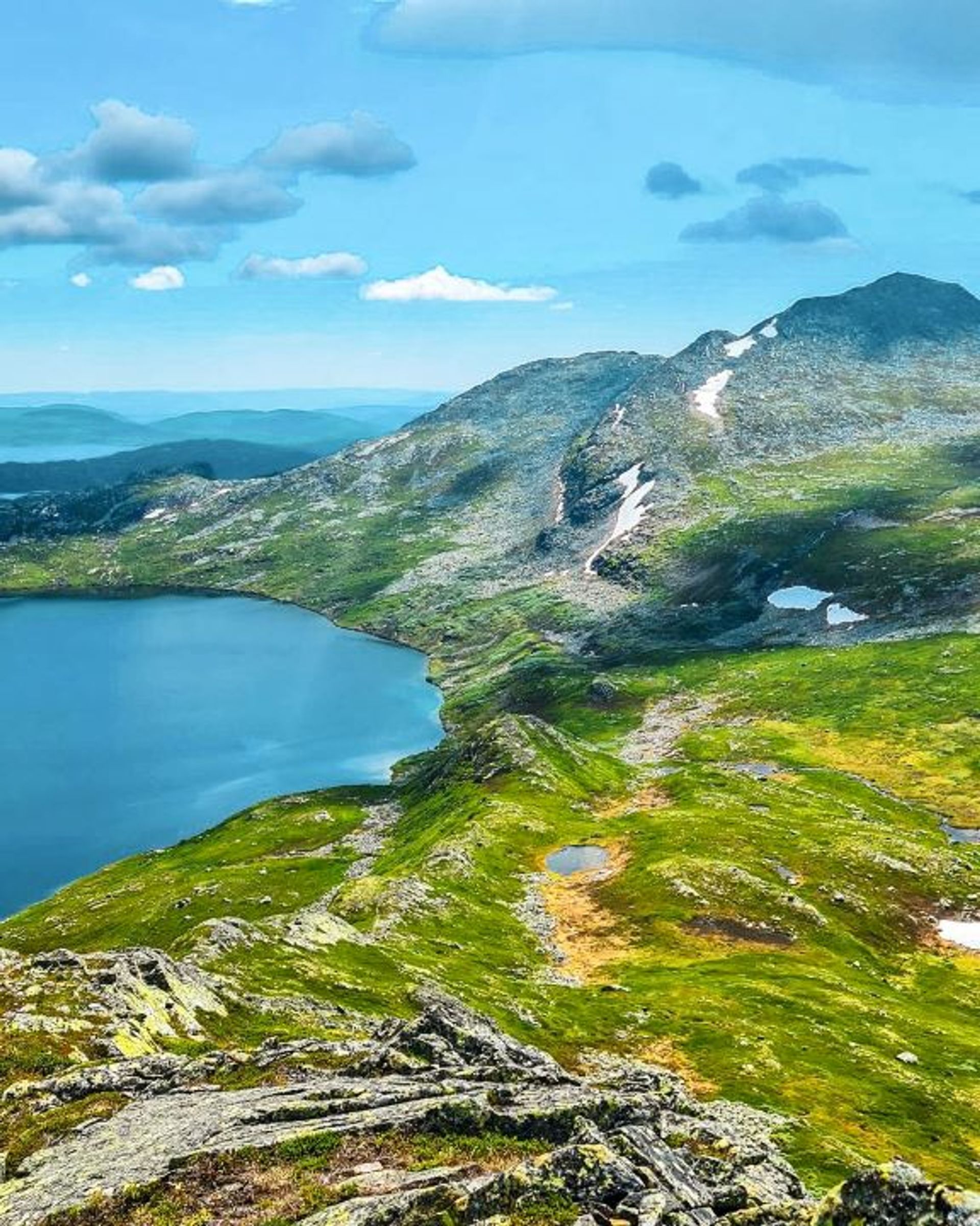 Topptur til Toreskyrkja fra Heddersvatn