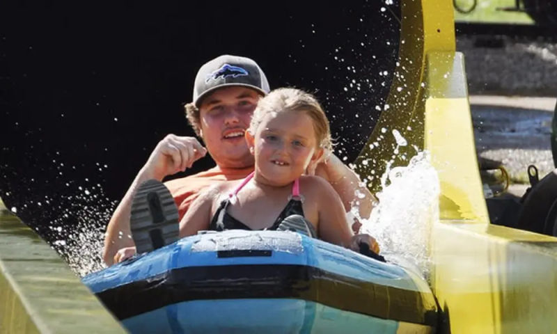 Lake Winnie 53 Ride Images Web  Zoom Flume