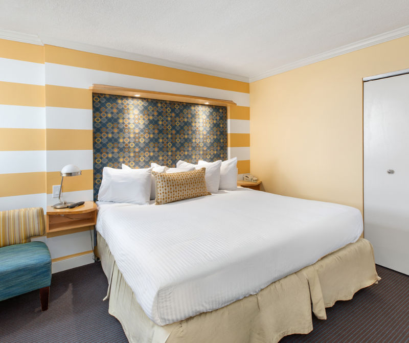 Deluxe Oceanfront Efficiency Suite