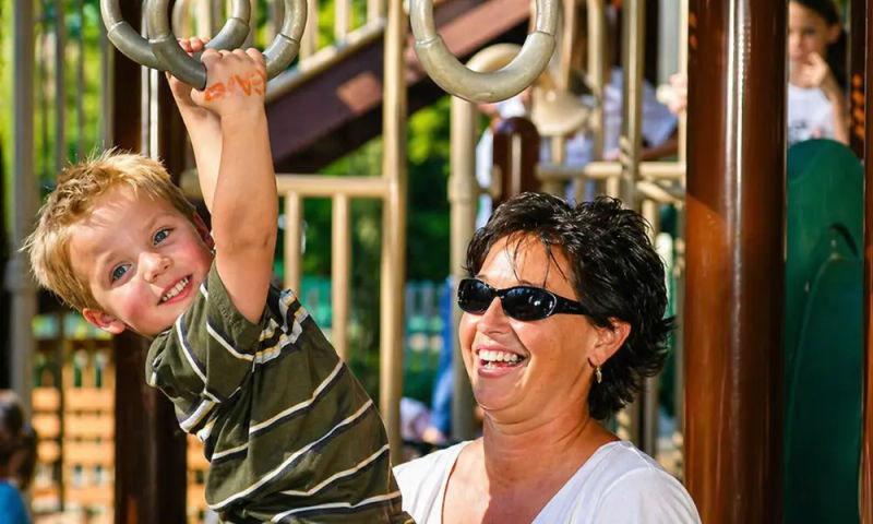 Lake Winnie 53 Ride Images Web Stay and Play