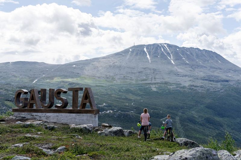 Sykling Sommer 11 Gausta Skilt
