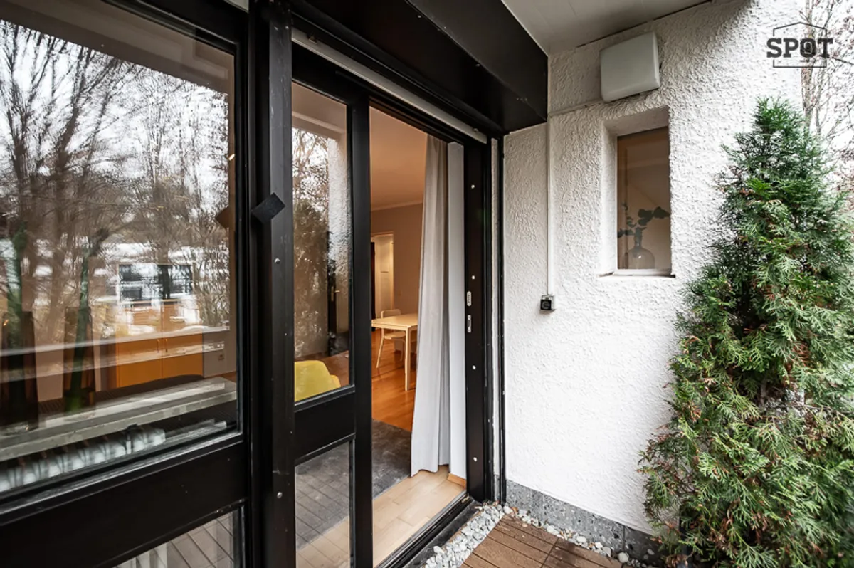 Modern möbliertes Apartment mit großem Balkon im Herzogpark - Foto 4