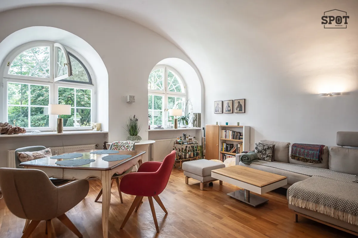 Wohnen im Schloß – 3 Zimmer Wohnung mit Terrasse - Photo 2