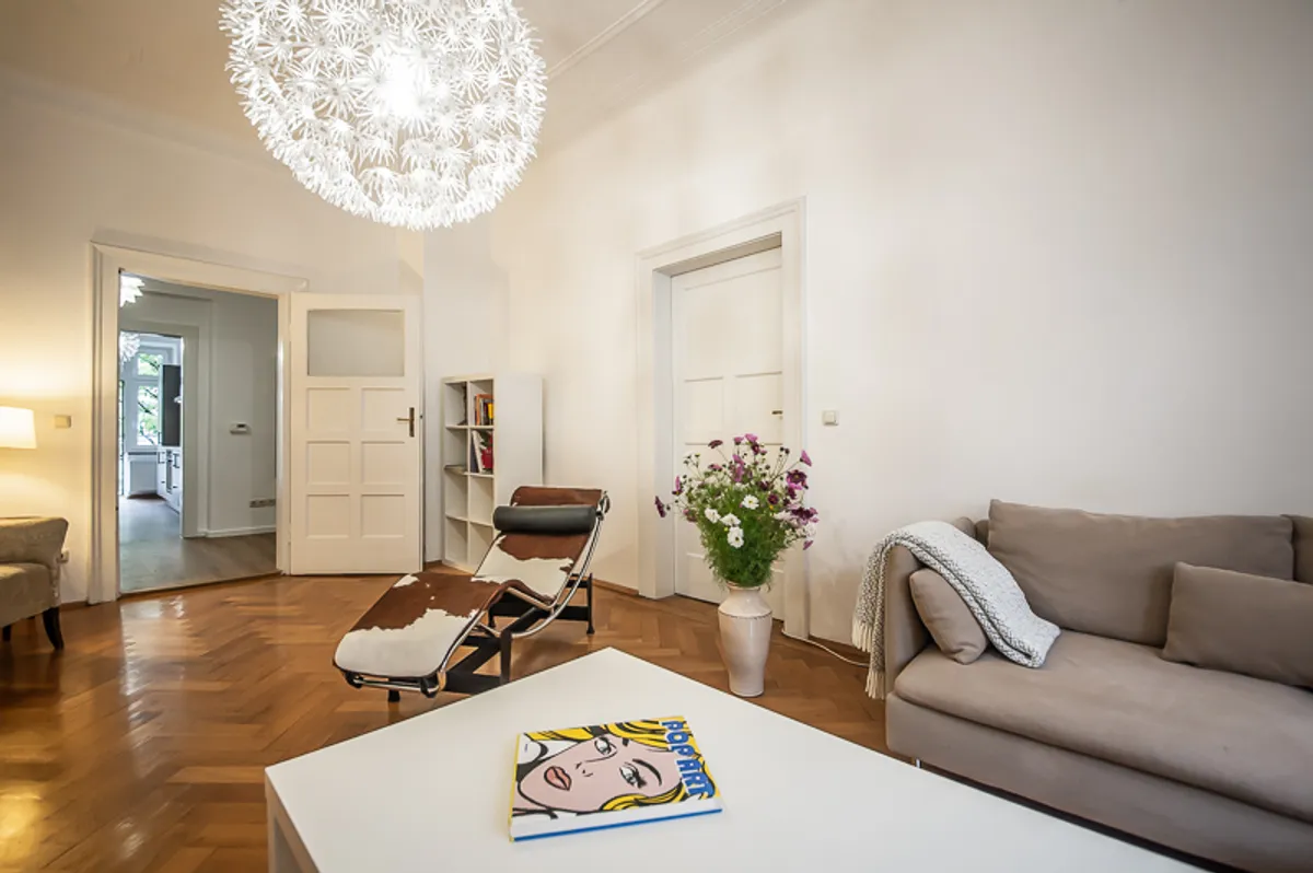 Altbauwohnung mit 3 Schlafzimmern und 2 Bädern in Neuhausen - Foto 2