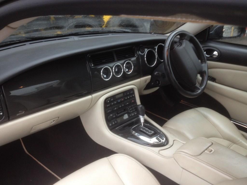 2005 Jaguar XKR Coupe