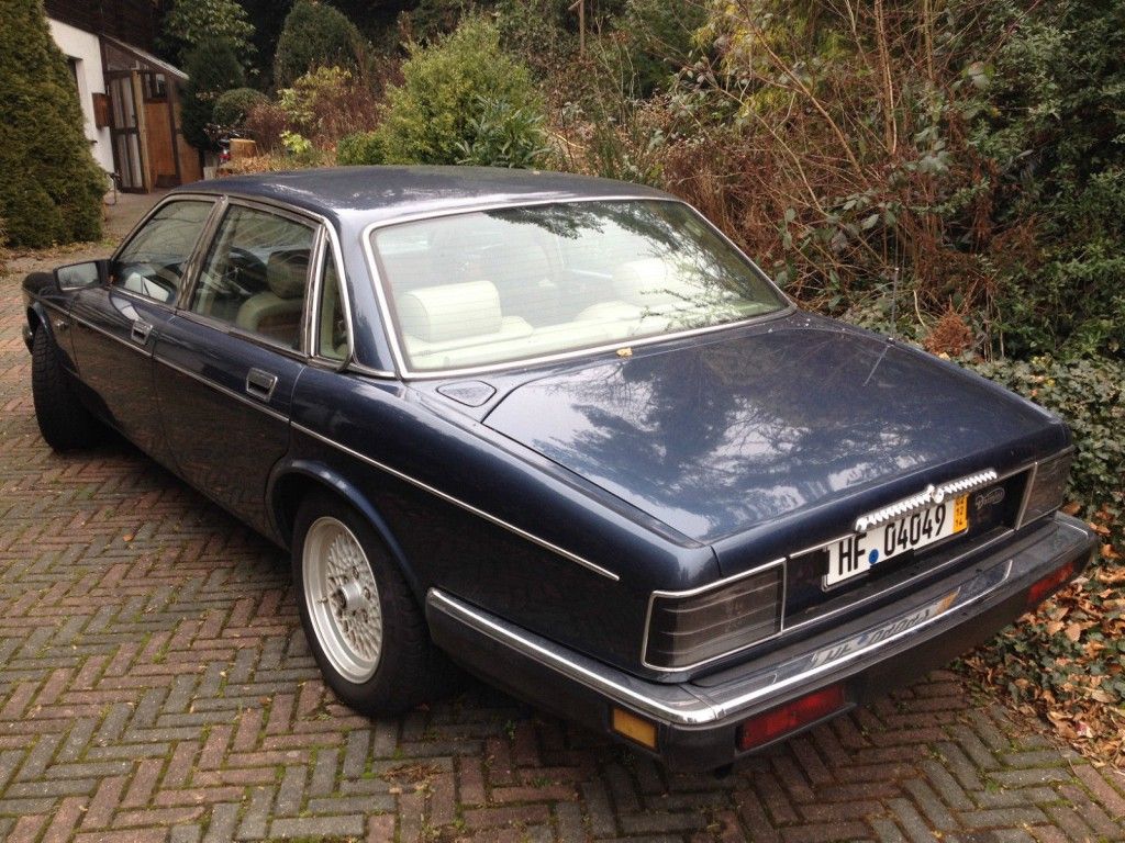 1990 Jaguar Daimler XJ40