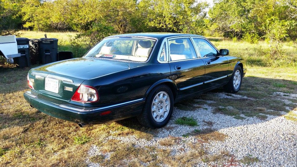 1999 Jaguar XJ8 British Racing Green