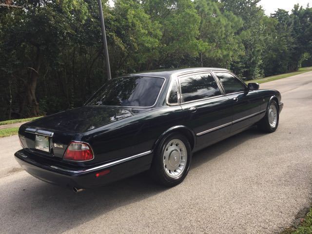 1999 Jaguar XJ8 Vanden Plas