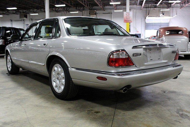 1999 Jaguar XJ8