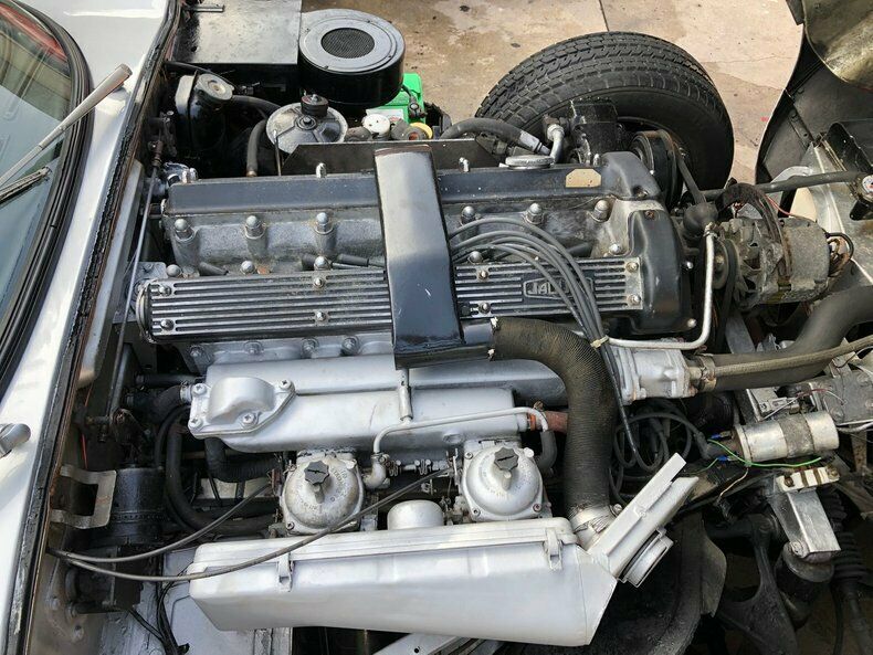 1970 Jaguar XKE 2+2 E TYPE