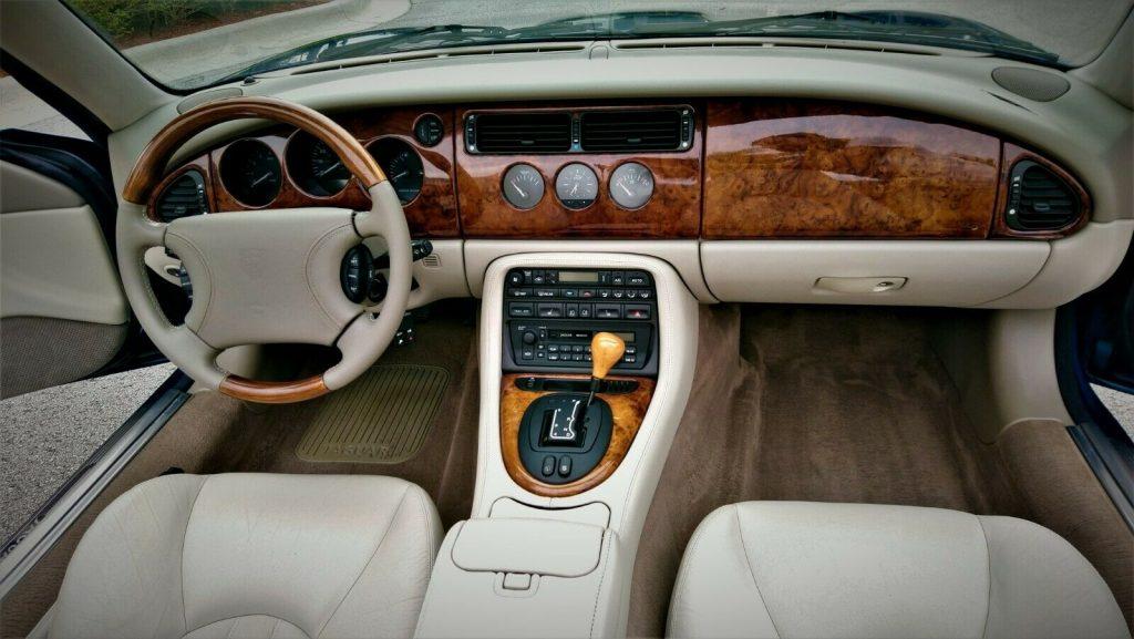 1997 Jaguar XK8 2 DOOR CONVERTIBLE