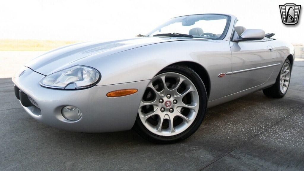 2002 Jaguar XKR