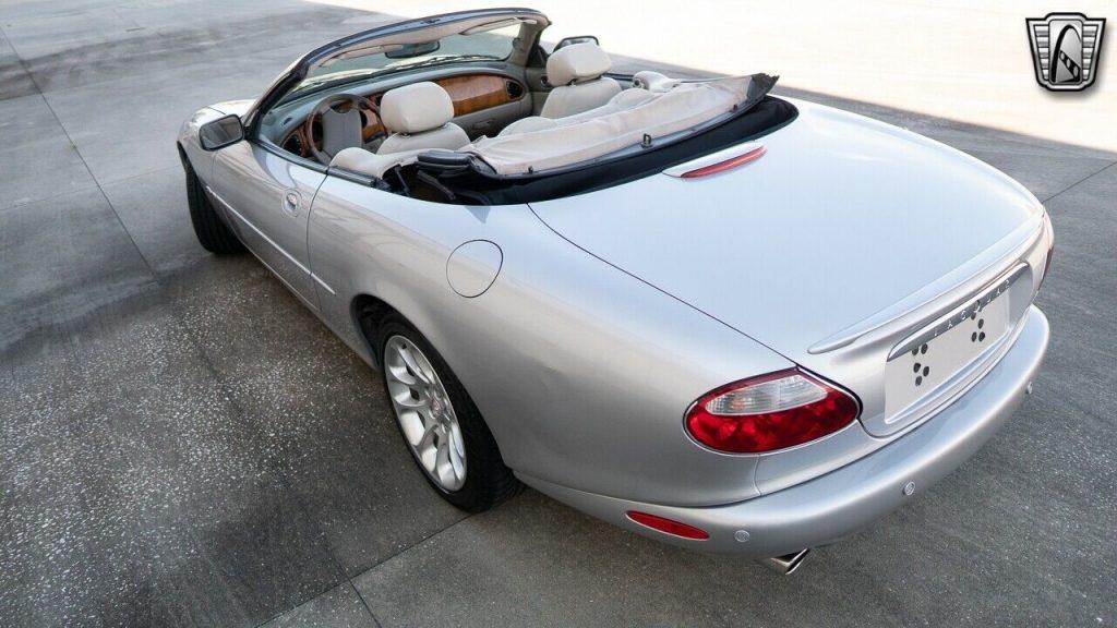 2002 Jaguar XKR
