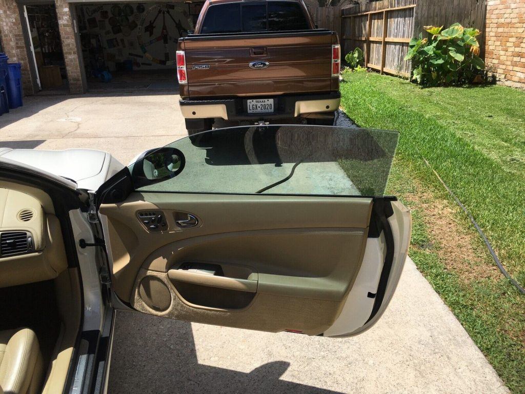 2007 Jaguar XK pin stripe