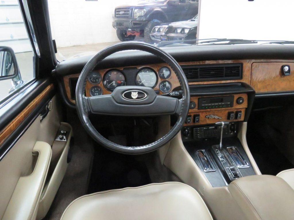 1985 Jaguar XJ6 Vanden Plas