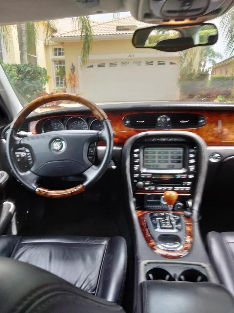 2004 Jaguar XJ8