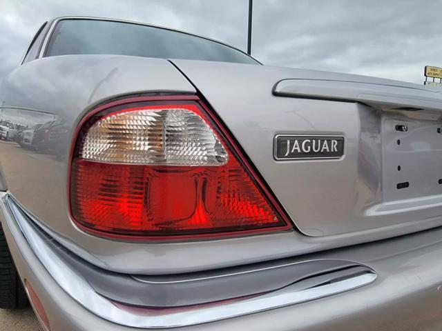 2001 Jaguar XJ XJR Sedan