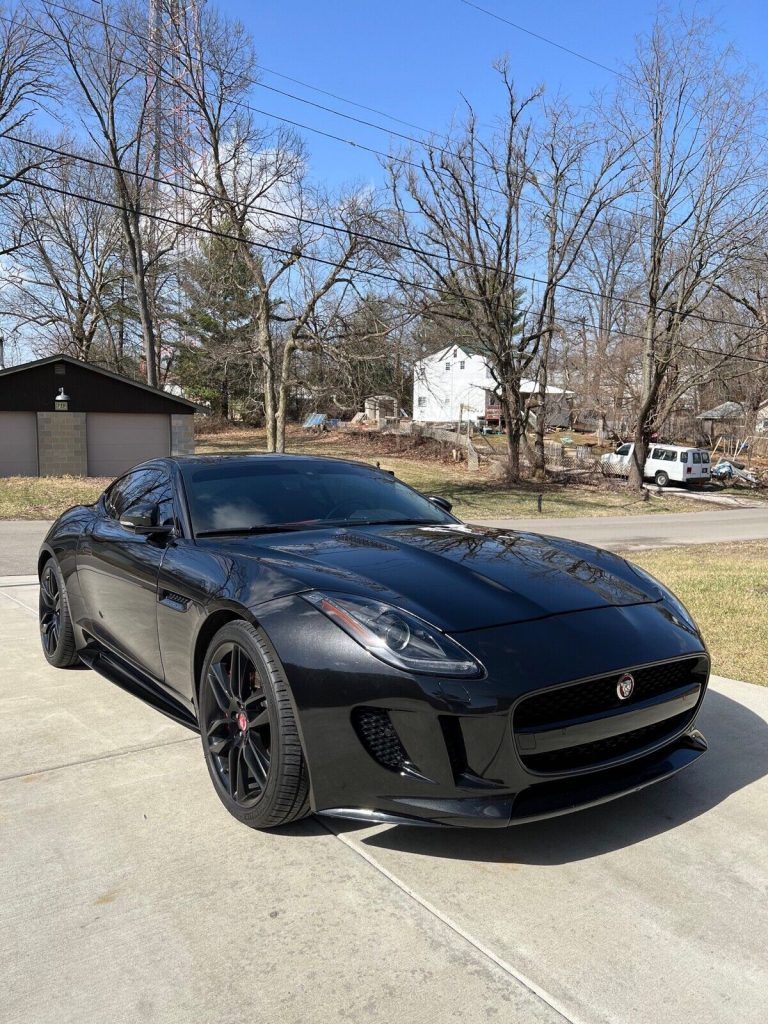 2016 Jaguar F-Type R