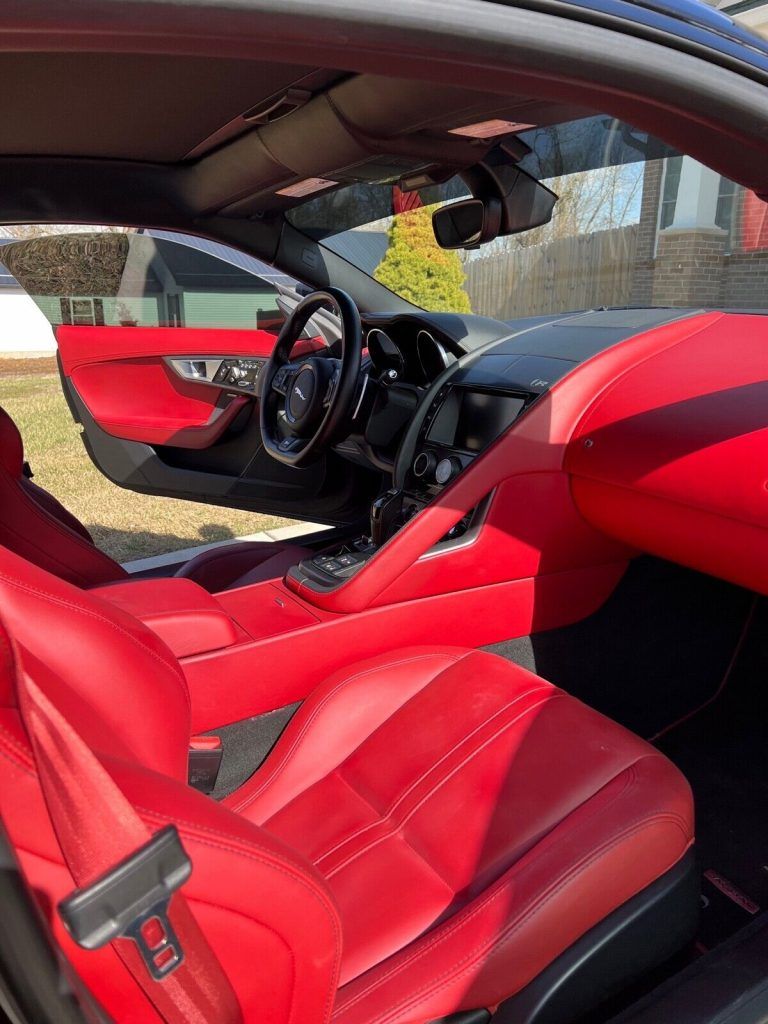 2016 Jaguar F-Type R