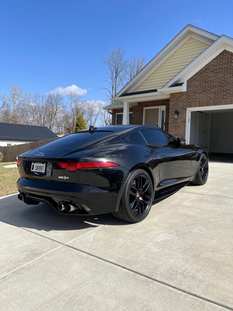 2016 Jaguar F-Type R