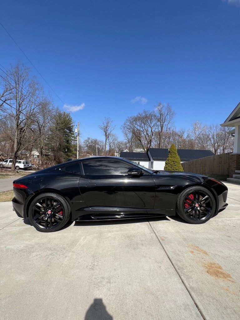 2016 Jaguar F-Type R