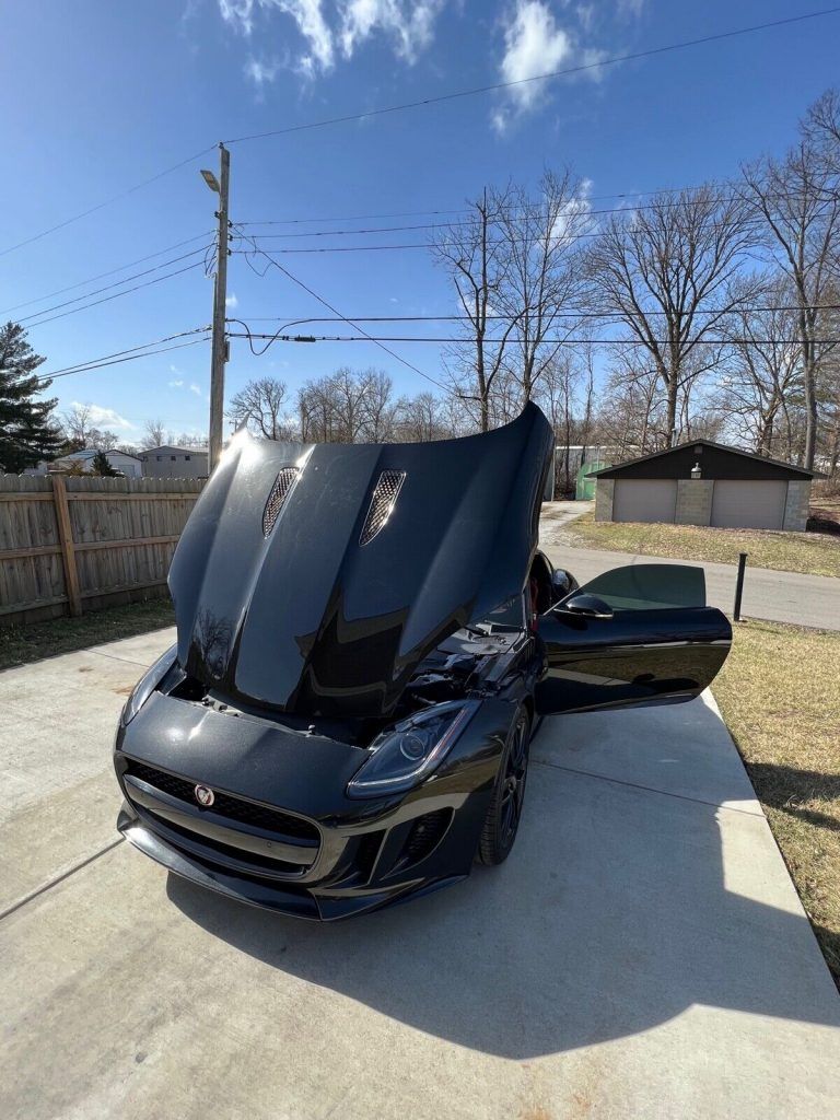 2016 Jaguar F-Type R