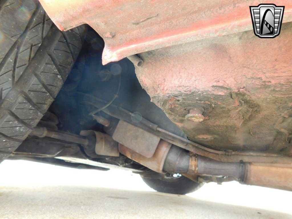 Red 1990 Jaguar XJS V 12 5.3 L