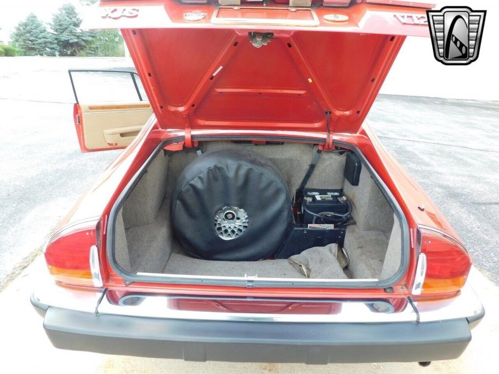 Red 1990 Jaguar XJS V 12 5.3 L