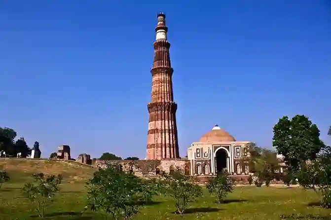 Qutub Minar: A Guide to Delhi's Towering Monument