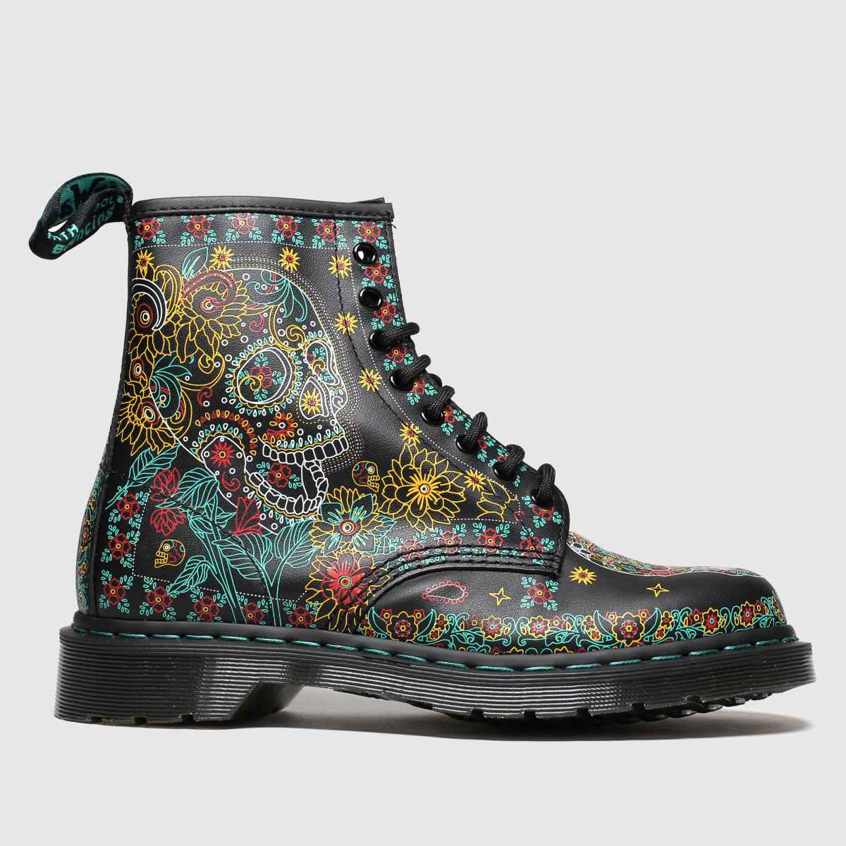 skull dr martens