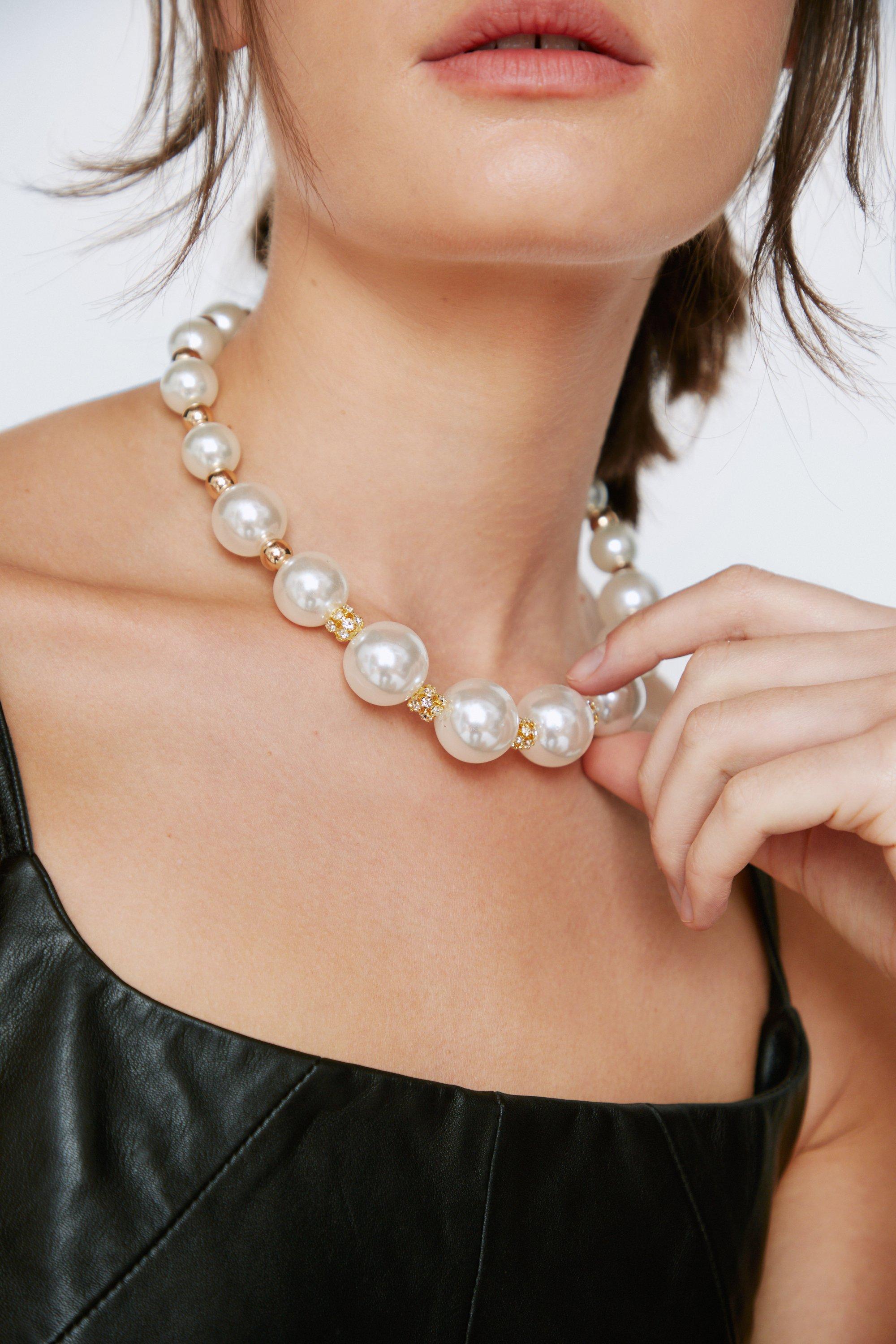 chunky pearl necklace banana republic