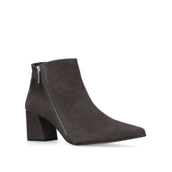 Carvela signet boot sale