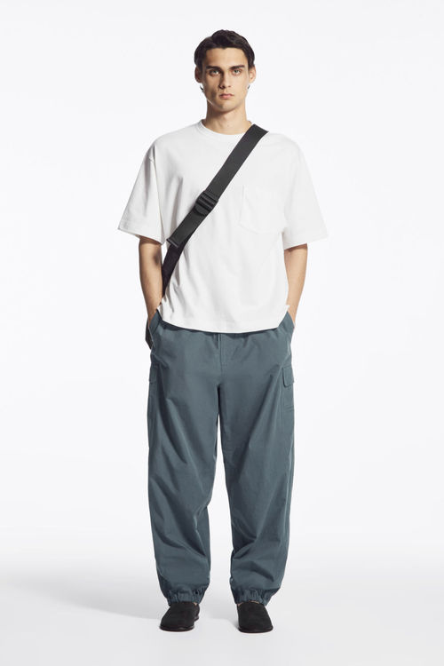 COS Men's Wide-Leg Cargo...