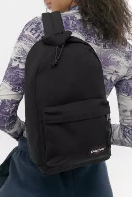 eastpak urban outfitters