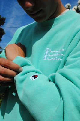 champion script logo crew neck sweatshirt turquoise