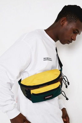 eastpak urban outfitters