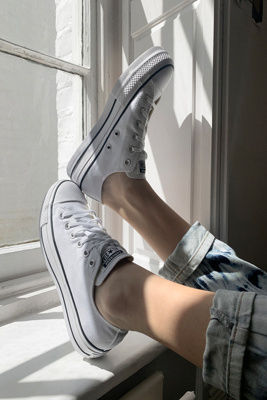urban outfitters converse