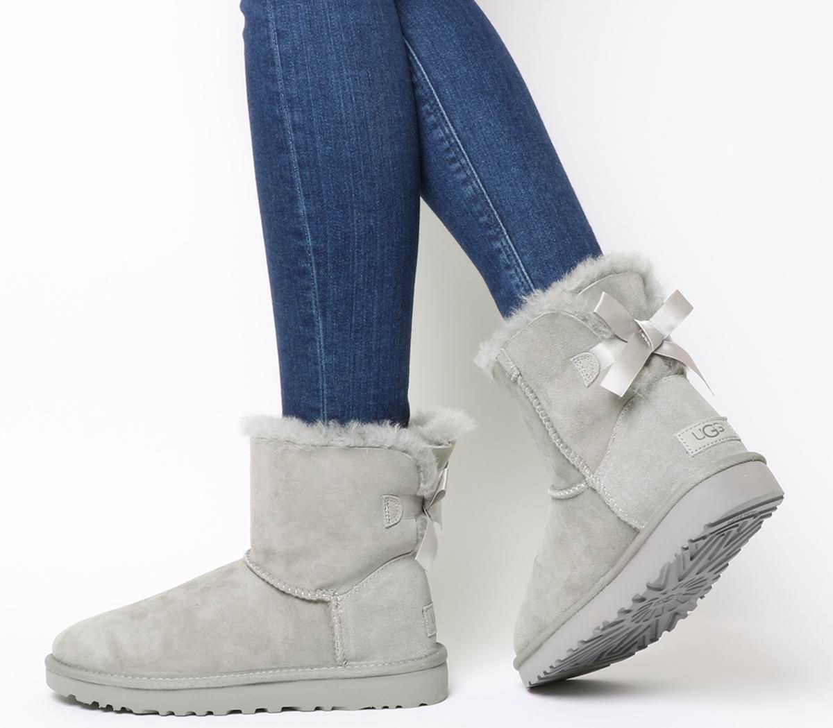 ugg mini bailey bow seal